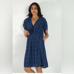 REISTOR FLORAL V- NECK DRESS SIZE MEDIUM SUSTAINABLE COTTON